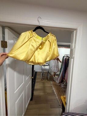 Alic and Olivia Yellow Satin mini bubble skirt